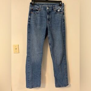 American Eagle Curvy Medium Wash High Rise Relaxed Loose Baggy Straight Jeans